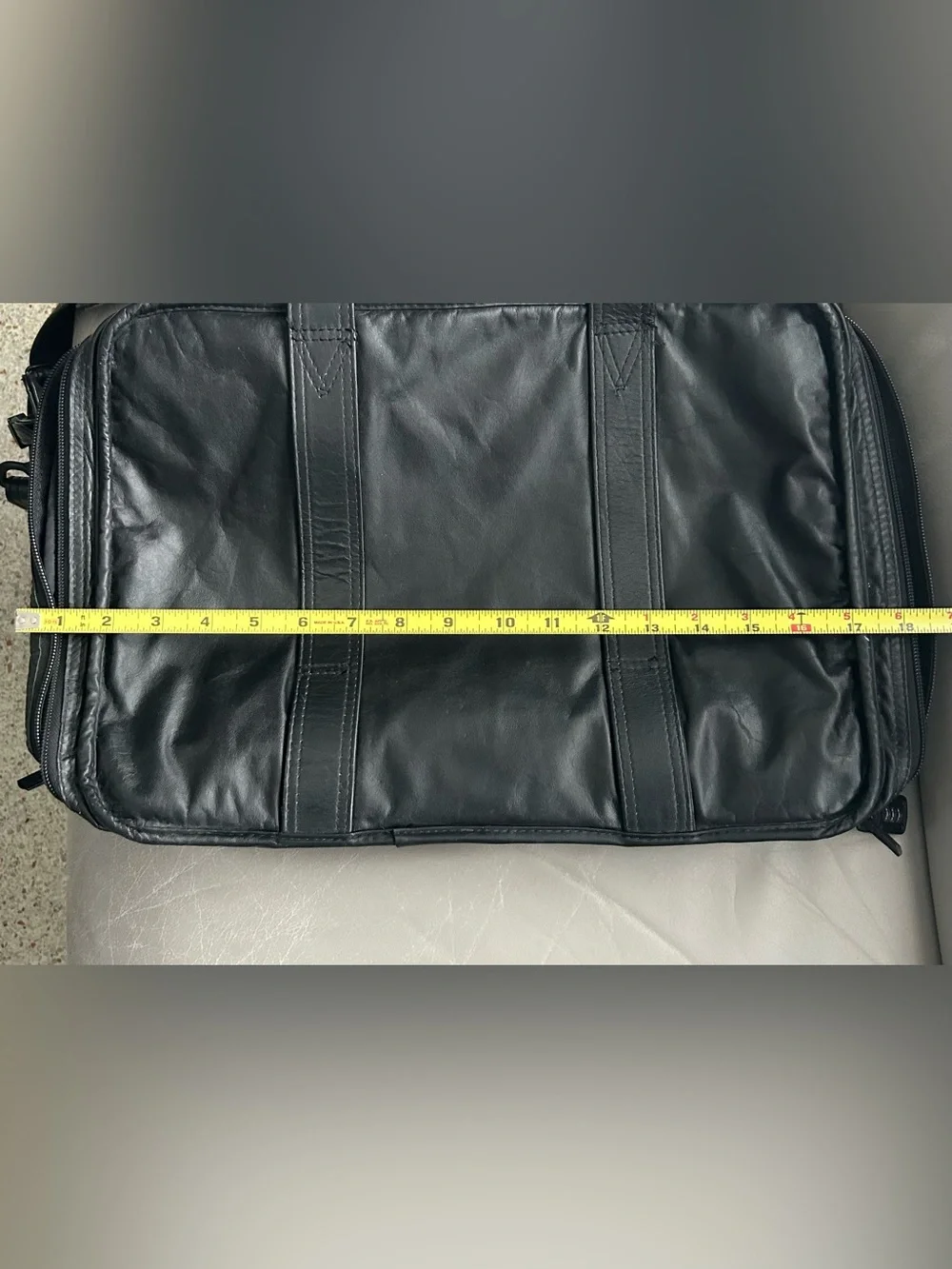 Tumi Black Leather Briefcase Laptop Messenger Bag - great condition